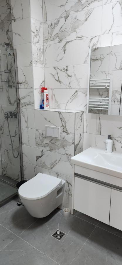 Brand New Two Bedroom And One Living Room Apartment In A Great Location! Сараєво Екстер'єр фото