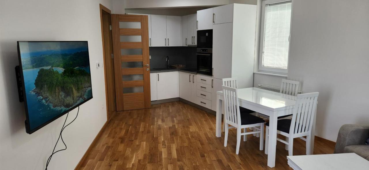 Brand New Two Bedroom And One Living Room Apartment In A Great Location! Сараєво Екстер'єр фото
